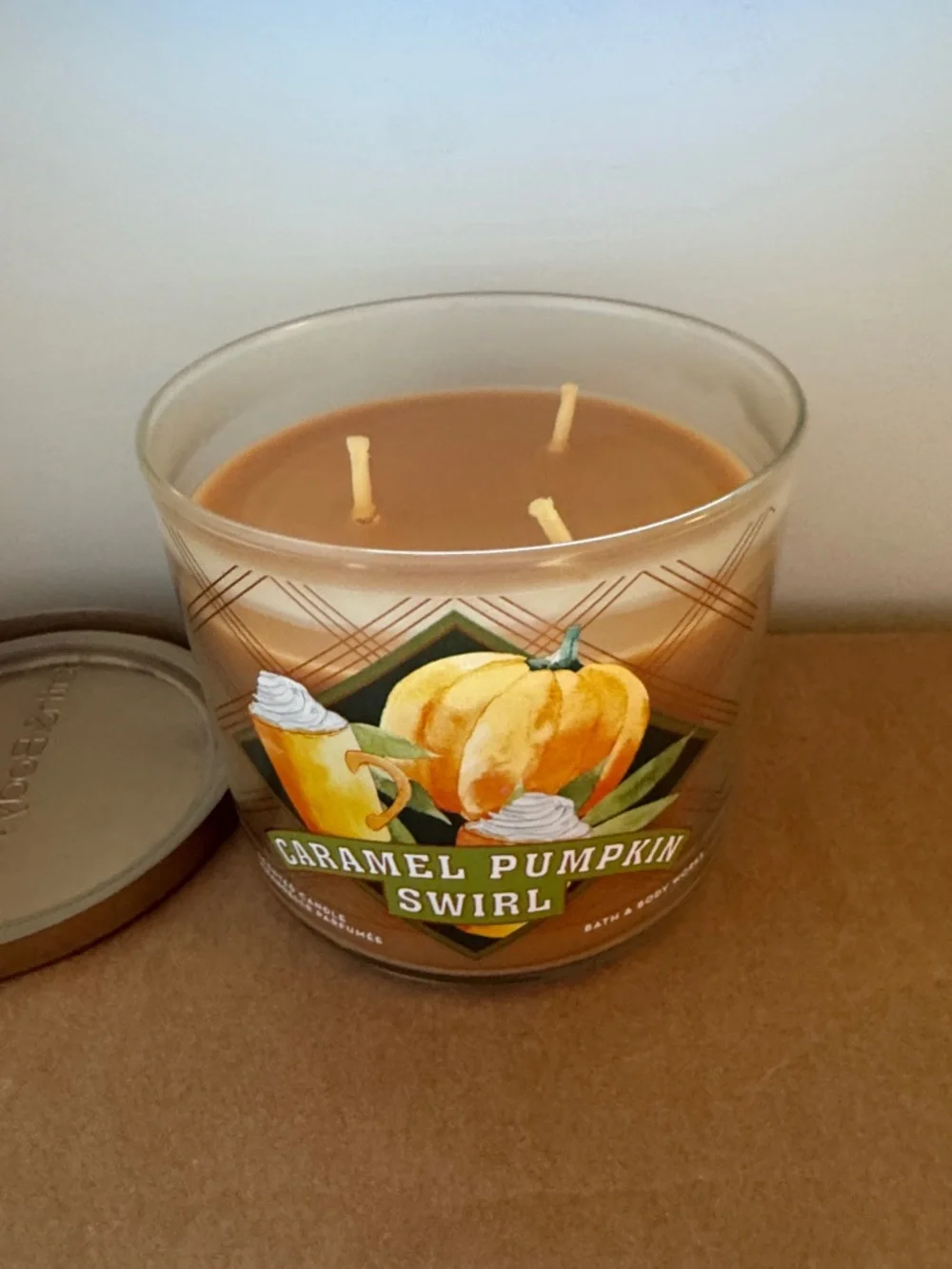 Bath & Body Works Caramel Pumpkin Swirl Scented Candle - Picture 2 of 2